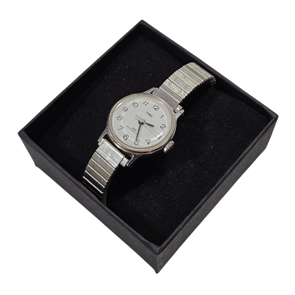 Timex Vintage Stainless Steel Expansion Bracelet Watch Water Resistant